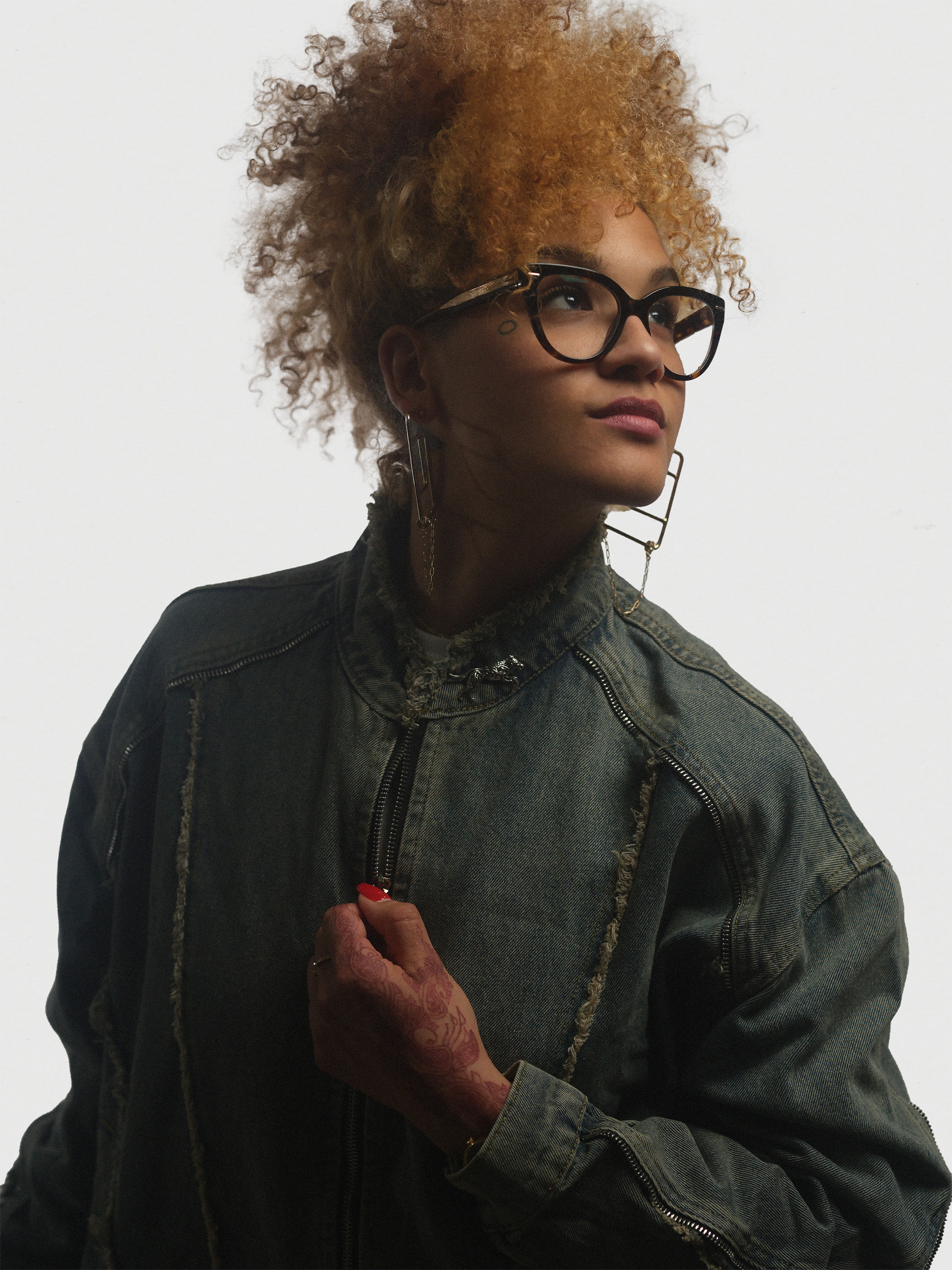 Editorial portrait, soft lighting
